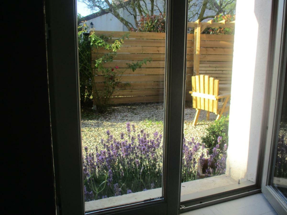La Grange Aux Hirondelles Bed & Breakfast Sancoins Exterior foto